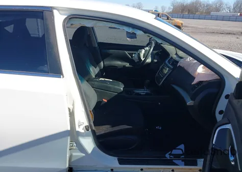 2016 Nissan Altima 2.5/2.5 S/2.5 Sl/2.5 Sr/2.5 Sv z USA, uszkodzony, nr VIN 1N4AL3AP8GN358362